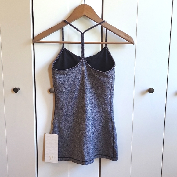 Lululemon Power Pose Tank - Size 2 - NWT - Picture 2 of 4